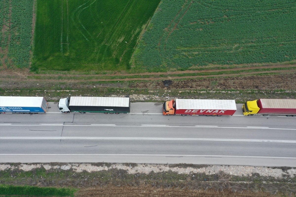 1710063087 478 Edirnede Hamzabeyli Sinir Kapisinda 17 kilometrelik tir kuyrugu olustu