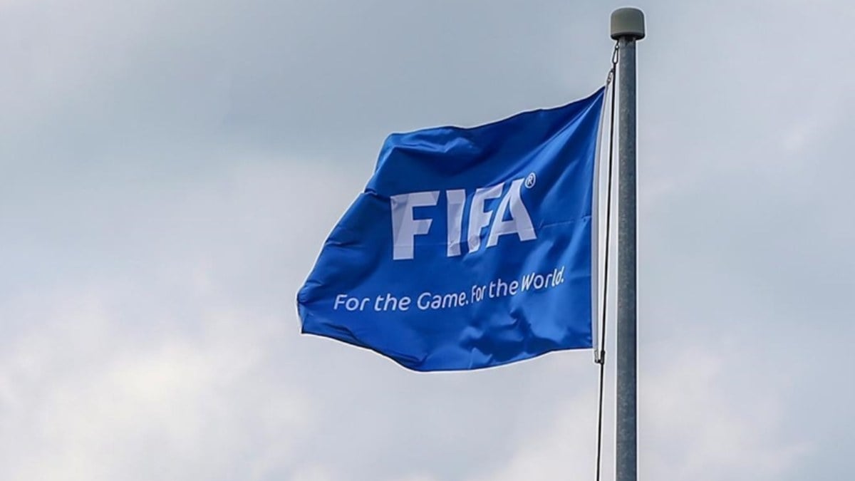 FIFA 5 Super Lig kulubune transfer yasagi getirdi