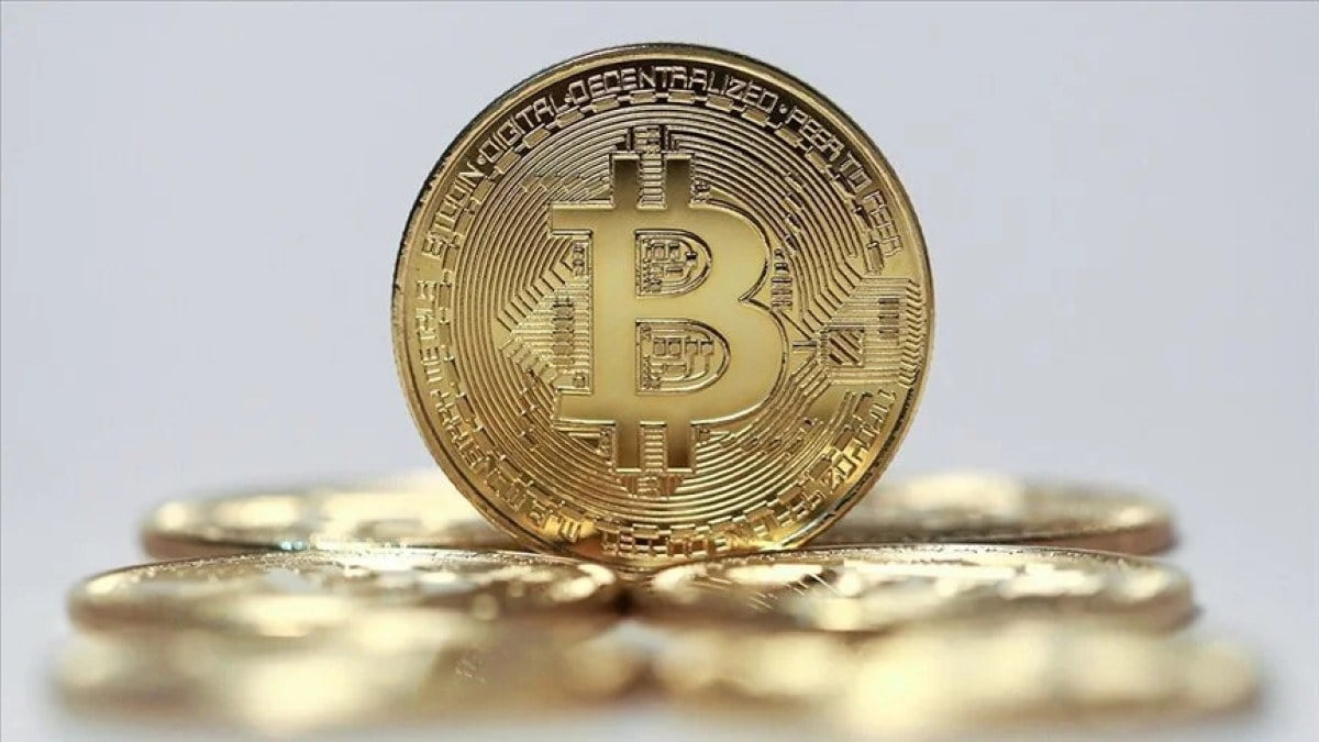 1712598046 185 Bitcoin 3 hafta sonra tekrar 72 bin dolarda