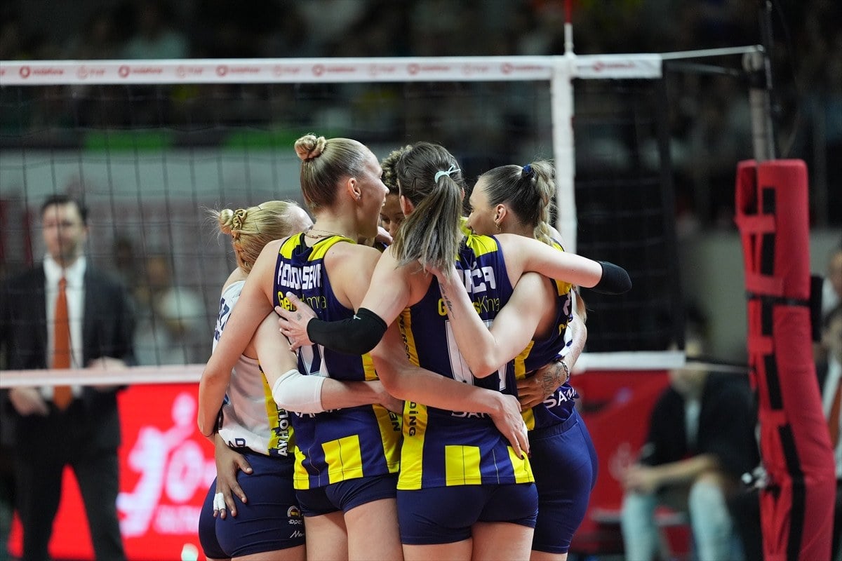 1712723691 791 Eczacibasini yenen Fenerbahce final serisinde one gecti