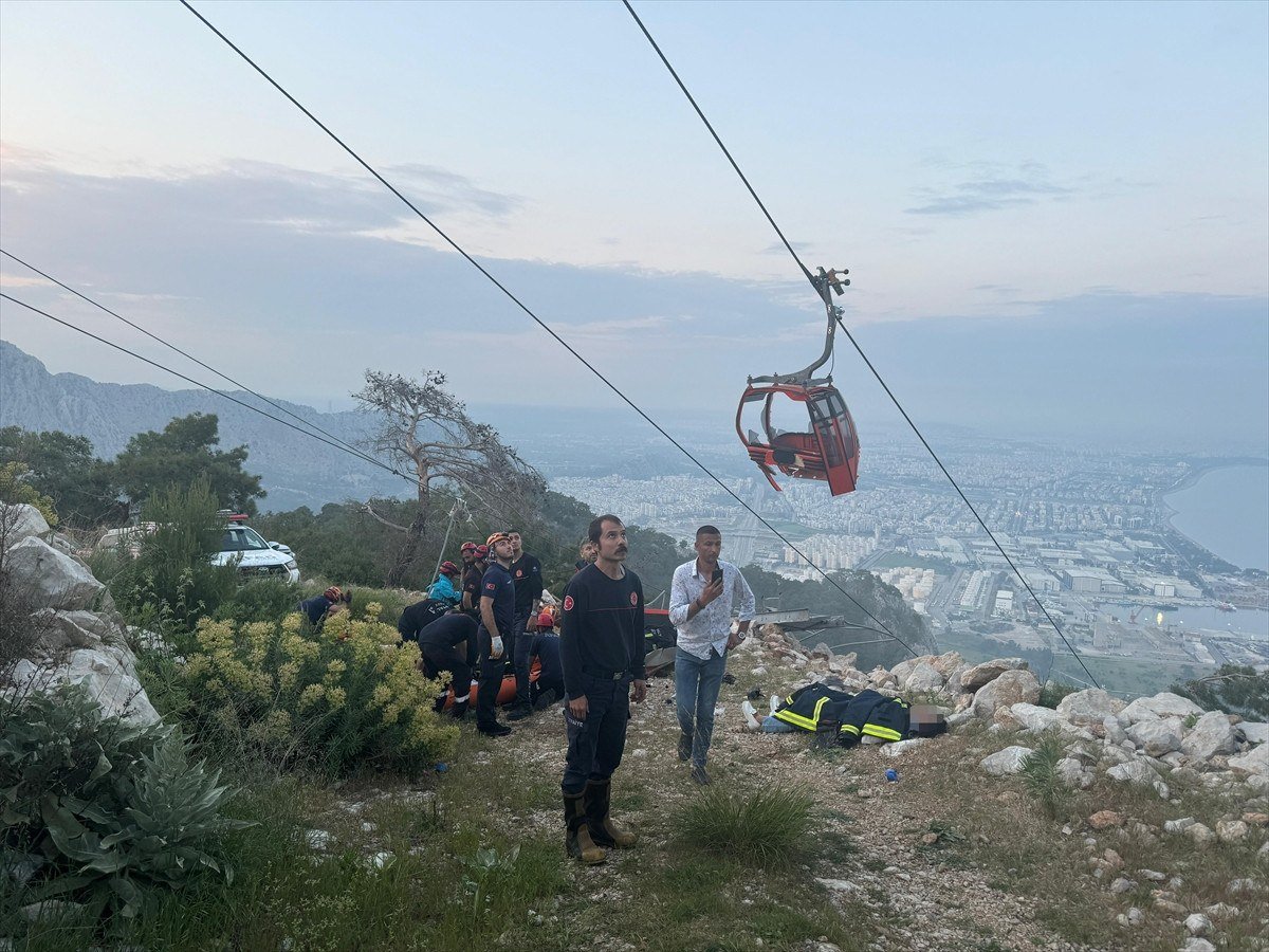 1712991491 759 Antalyadaki teleferik kazasi icin sorusturma baslatildi