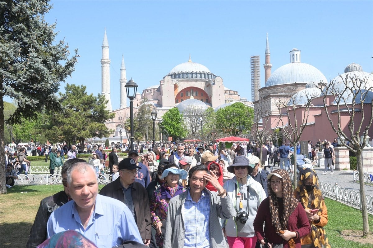 1713179742 43 Turkiyeye bu yil en fazla turist komsu ulkelerden geldi Ilk