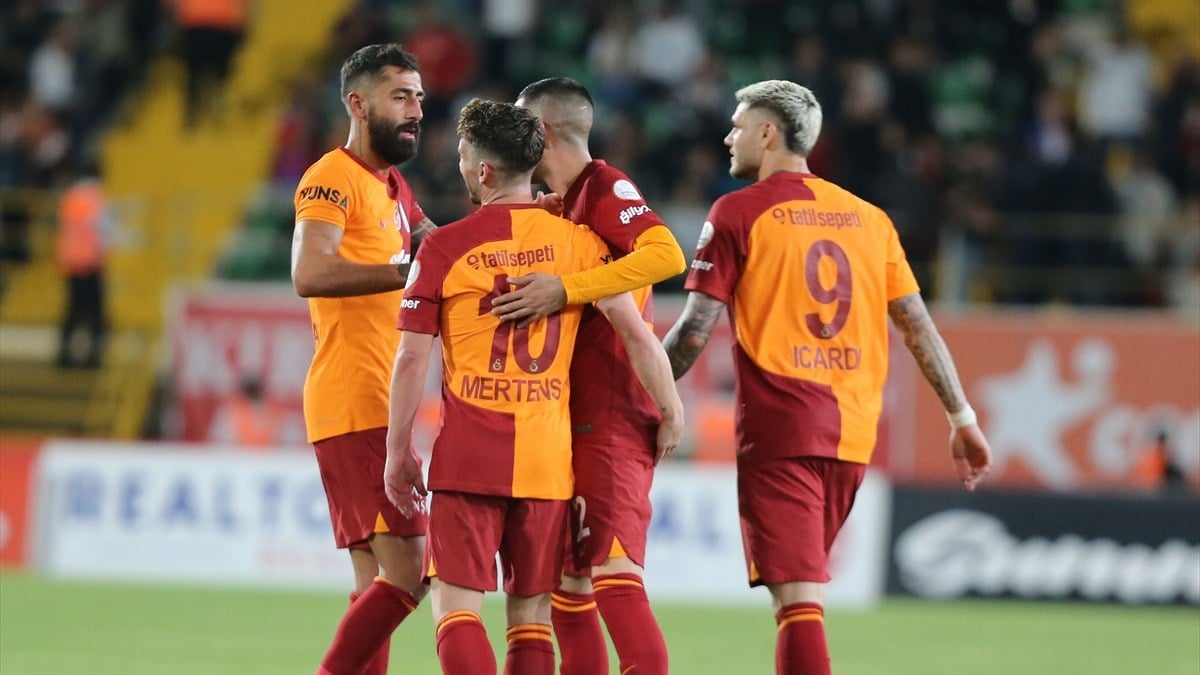 Galatasaray Pendikspor macinin ilk 11leri
