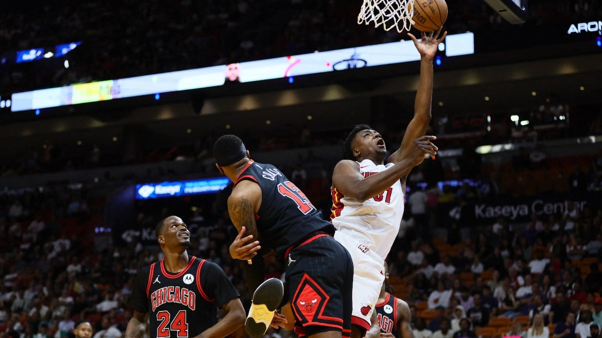 Miami Heat ve New Orleans Pelicans Play Offa yukseldi