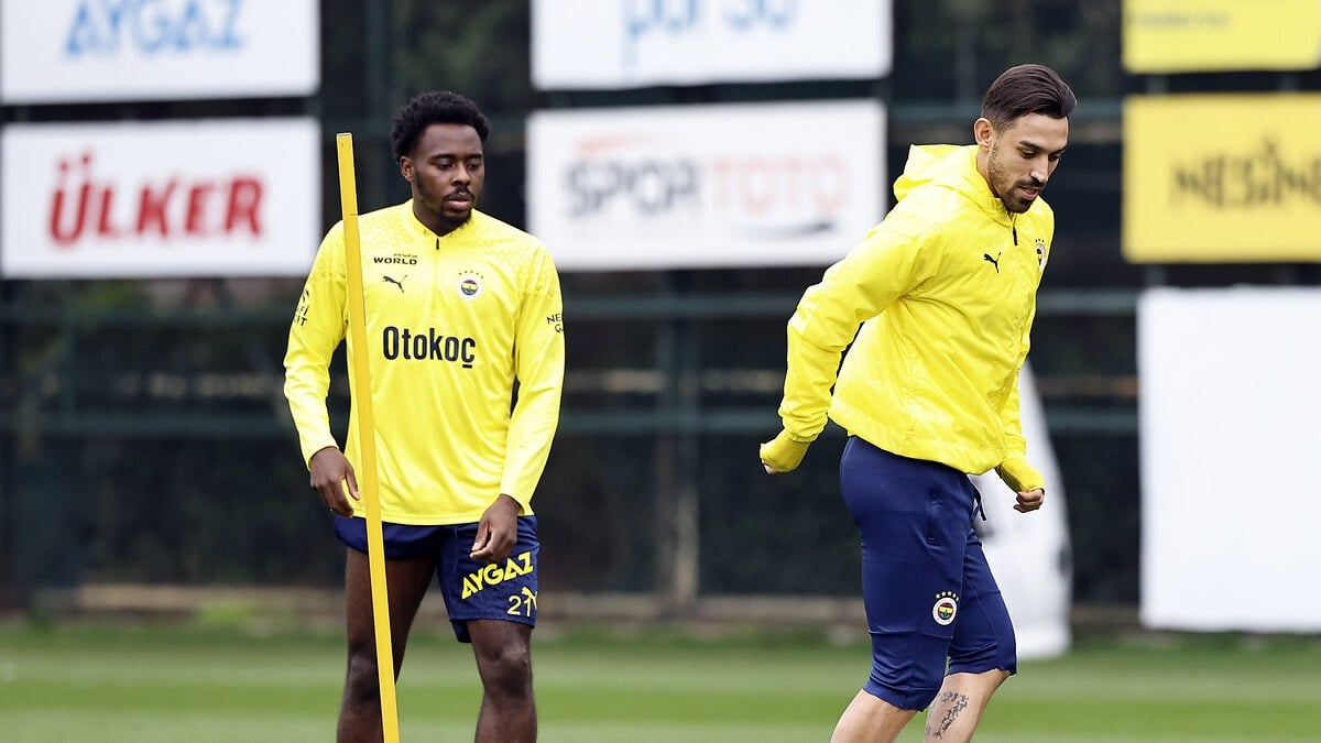 Fenerbahceden Irfan Can Kahveci ve Osayi Samuel aciklamasi